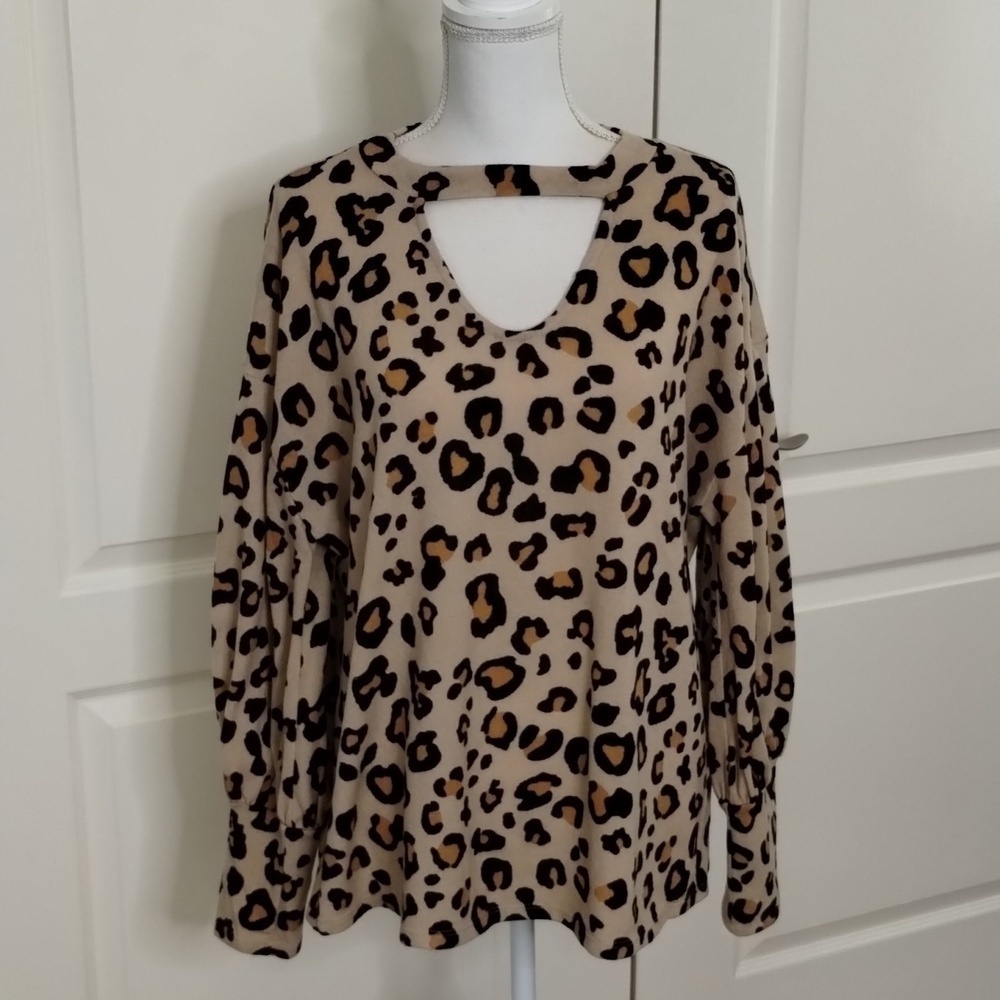 Blue Buttercup women's large leopard print puff sleeve cut out neck blouse